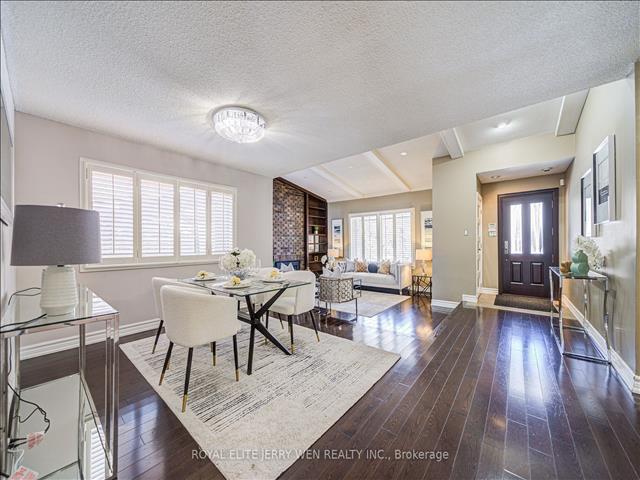 10 Mellowood Dr